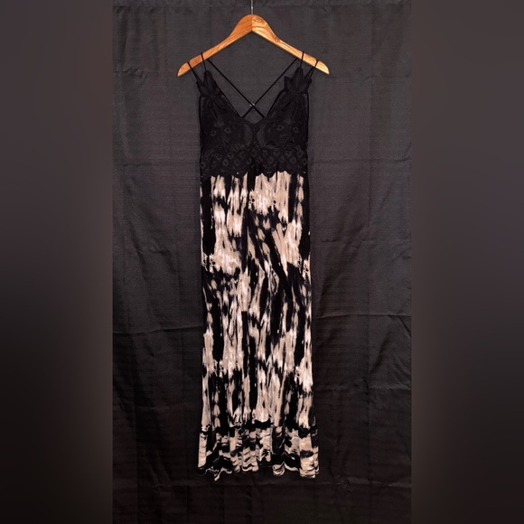 Semi Formal Dress - Picture 1 of 5